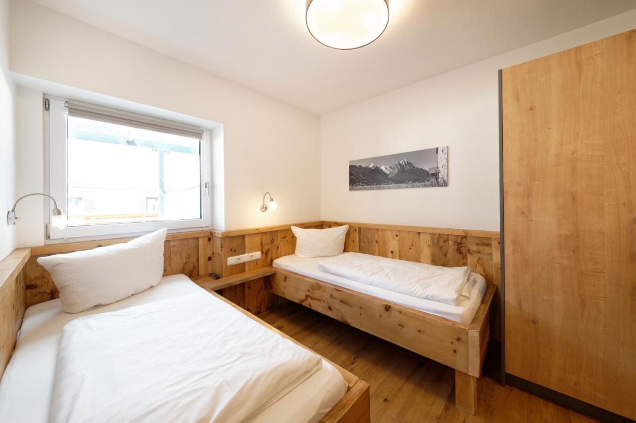Hotel Garni Alpengruss Garmisch-Partenkirchen Ngoại thất bức ảnh